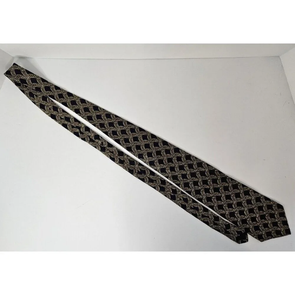 Geoffrey Beene 100% Silk Tie With Geometric Pattern Necktie 58 in x 4 in‎